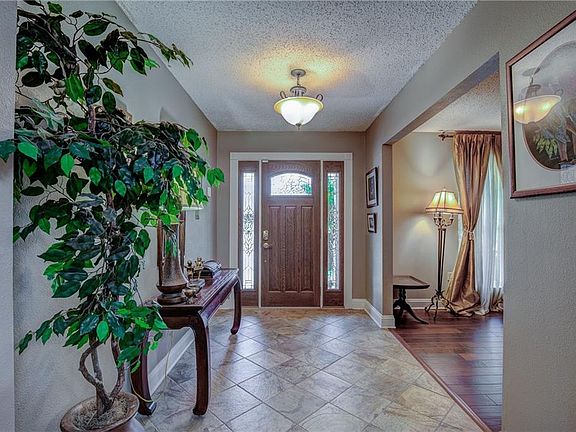 4th image of 2 Ashland Dr