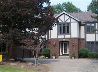 9741 Forge Dr, Brecksville, OH 44141