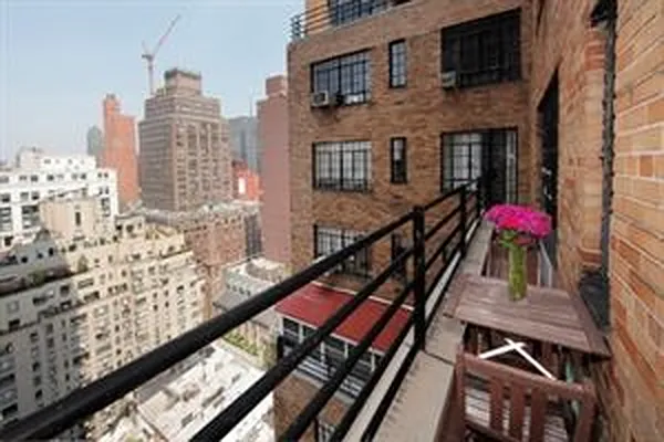 Sold by Douglas Elliman | media 15