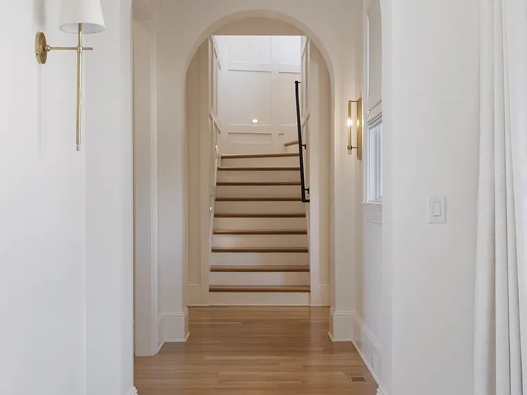7212 Shagbark Ln — Photo 16