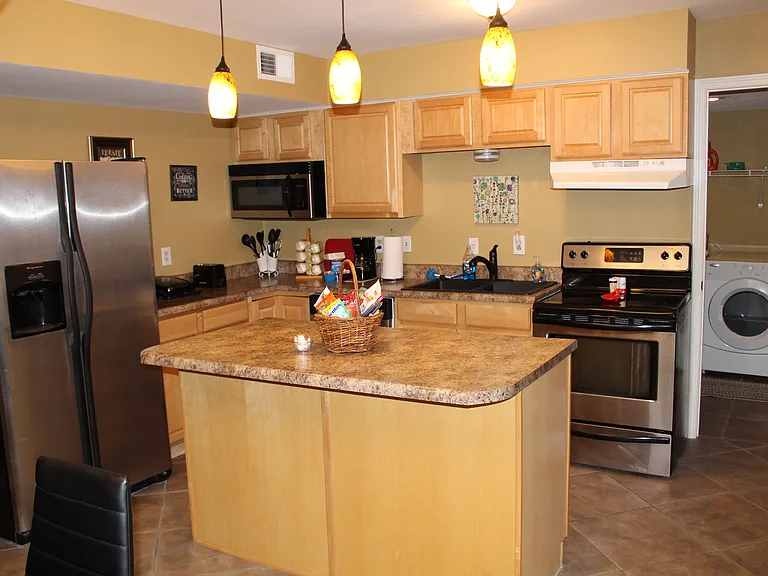 405 Mimosa Ct #6 — Photo 2