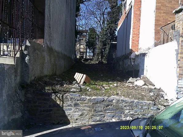 3310 N Gratz St, Philadelphia, PA 19140