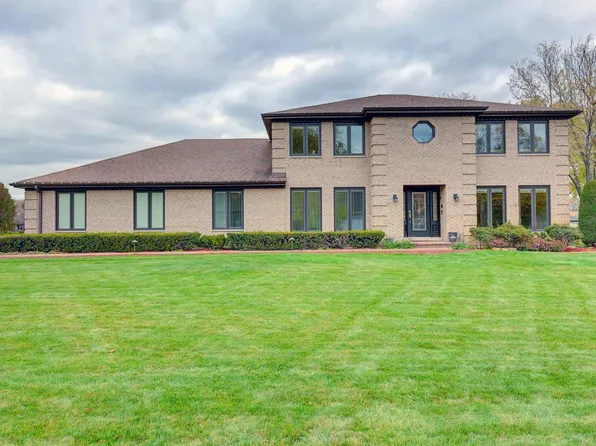 205 Thierry Ln, Prospect Heights, IL 60070