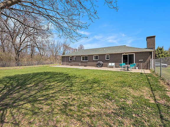 3rd image of 13135 Pine Island Dr