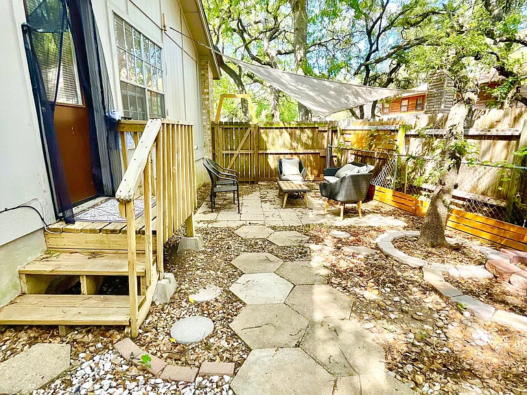 7103 Woodhue Ct #A — Photo 35