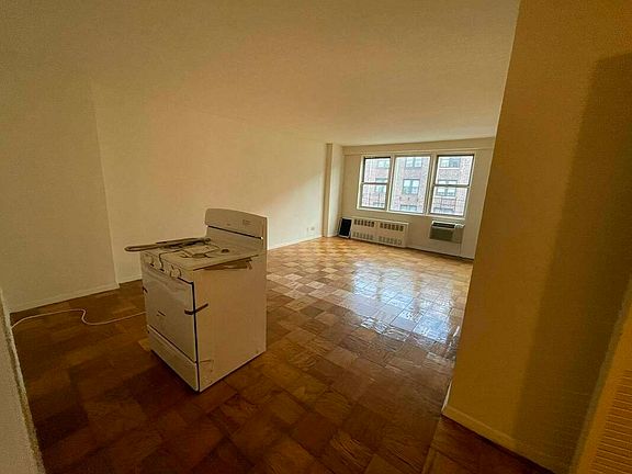2nd image of 630 Ocean Ave APT 4F