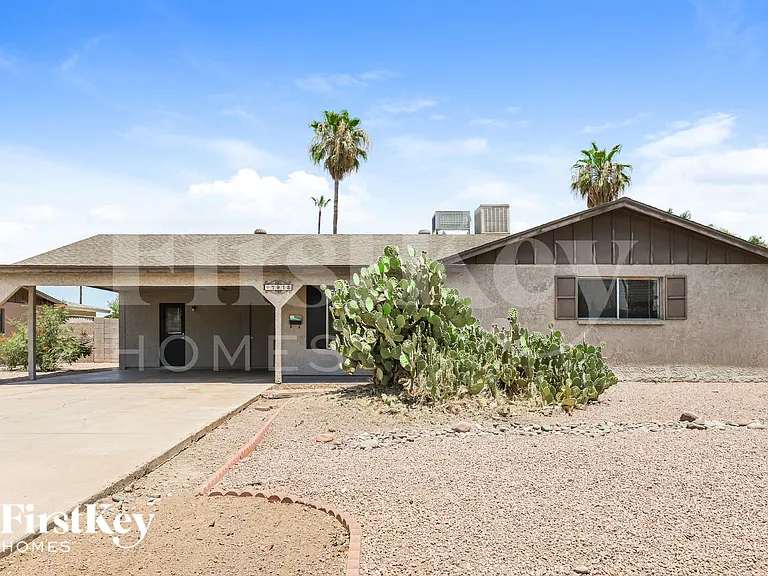 1918 E Watson Dr — Photo 1
