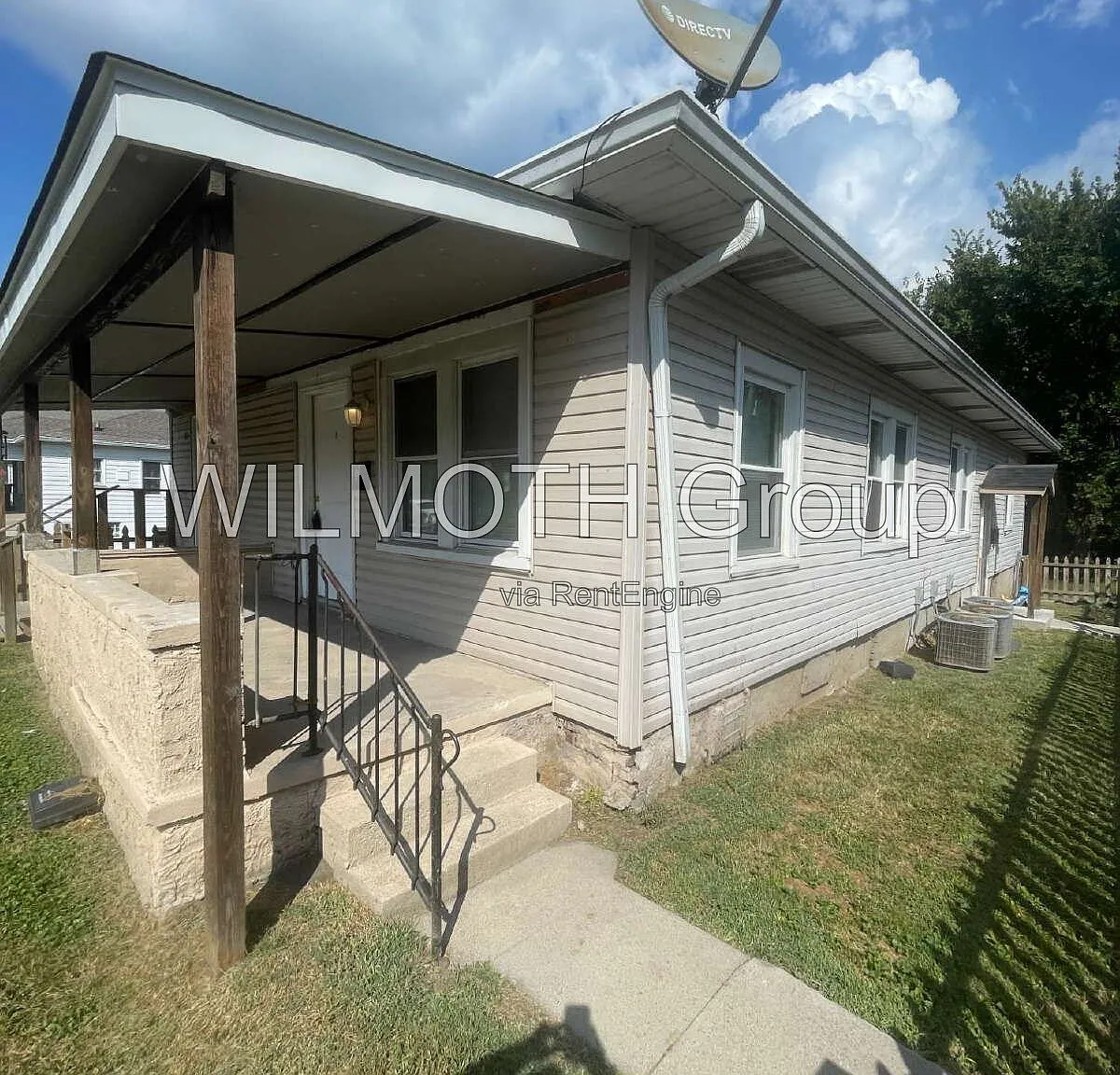 15 N Riley Ave — Photo 2
