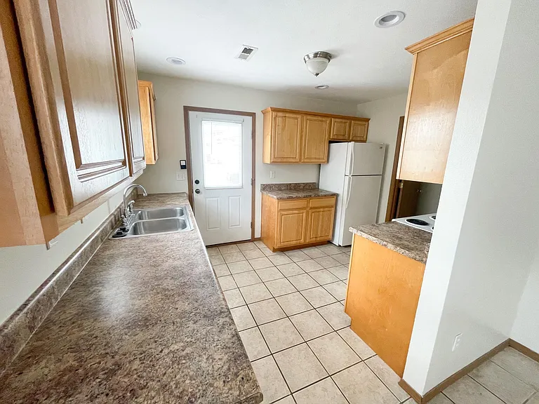 2217 N Pickwick Ave #1 — Photo 2