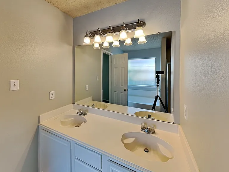 3990 Sarasota Springs Dr — Photo 9