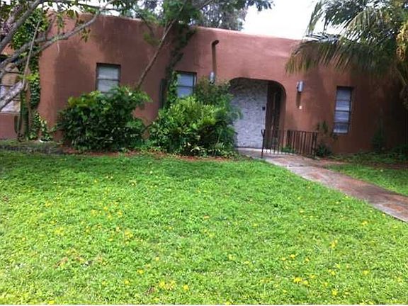4th image of 6821 SW 59th Ct