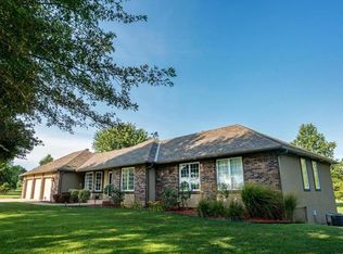 1113 E 1264th Rd, Lawrence, KS 66047