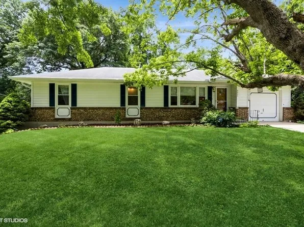 8825 W 48th St, Merriam, KS 66203