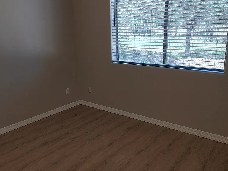 316 W Christopher Point — Photo 10