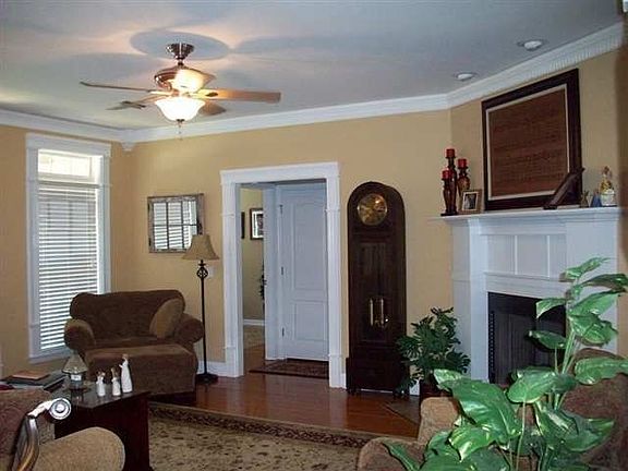 5th image of 207 Harrand Creek Dr
