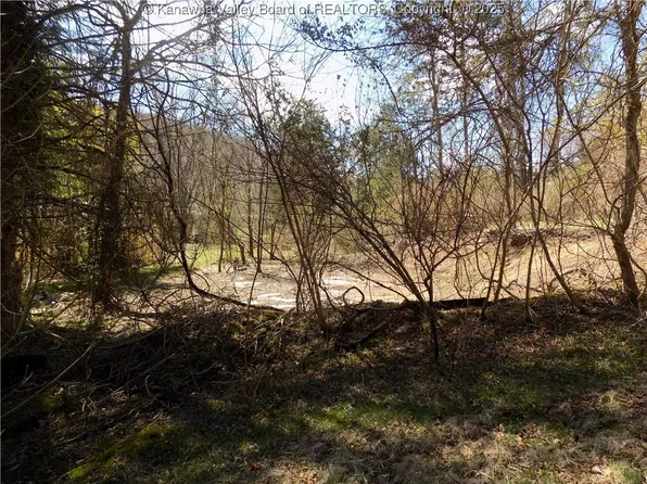 1693 Casdorph Rd, Charleston, WV 25312