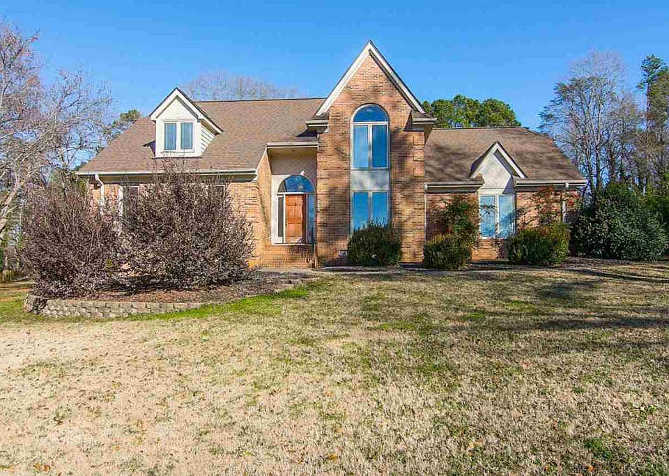 1st image of 408 Lakecrest Dr