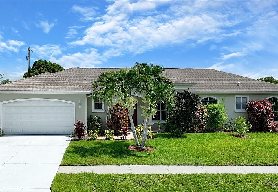 1st image of 599 Genevieve Dr