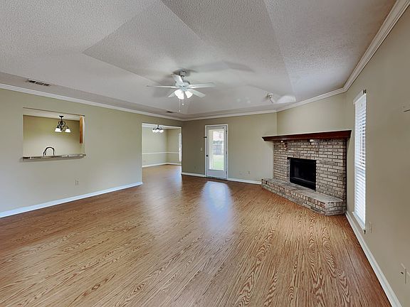 4th image of 1801 Grassington Way N