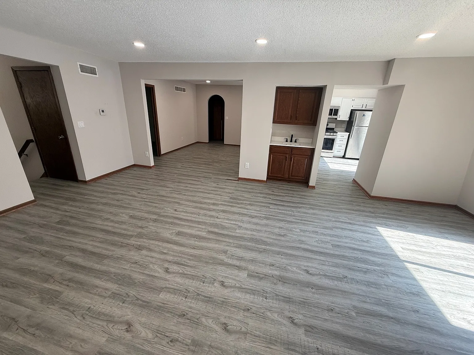 5540 Malibu Dr — Photo 3