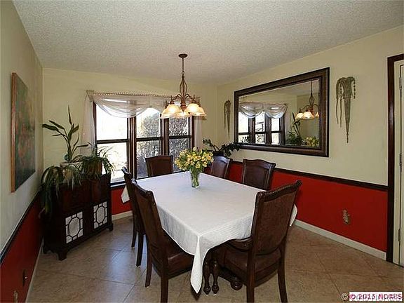 4th image of 10205 E Northlea