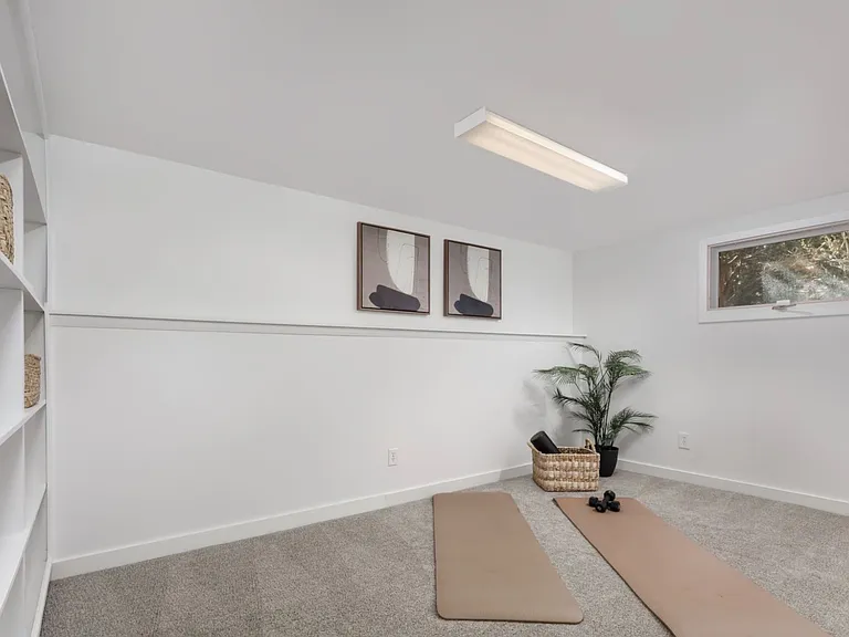6909 Harvest Rd — Photo 7