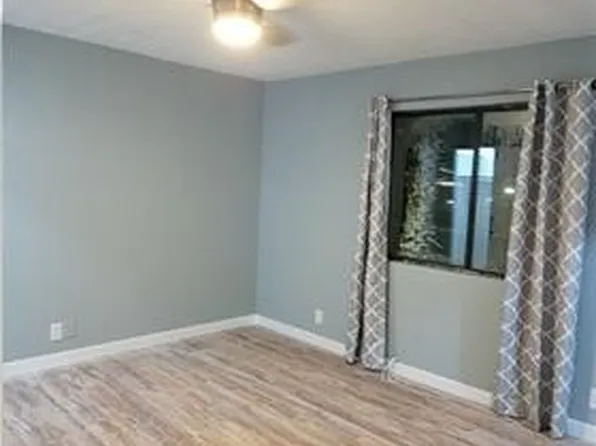 4300 N Lamont St APT 207, Las Vegas, NV 89115
