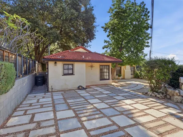 2646 N Altadena Dr, Altadena, CA 91001
