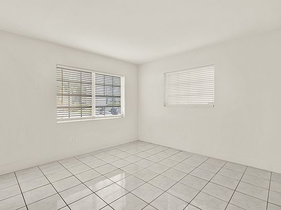 5th image of 223 Antilla Ave #1