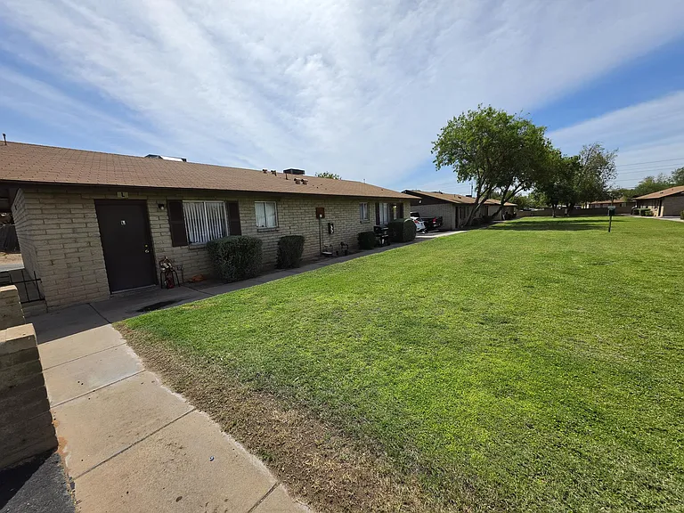 11045 N 17th Ave #2-D — Photo 3