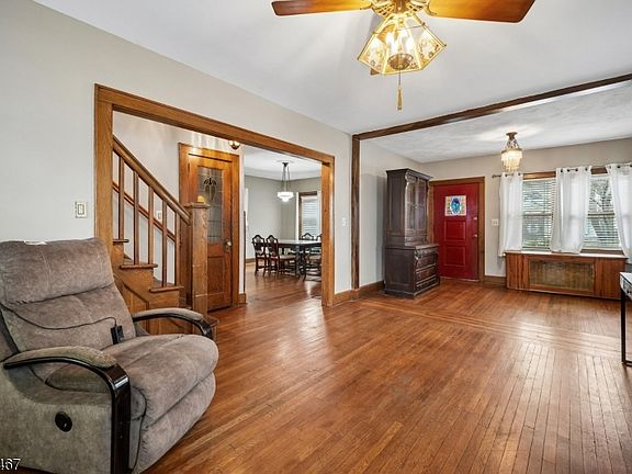 3rd image of 158 Palisade Rd