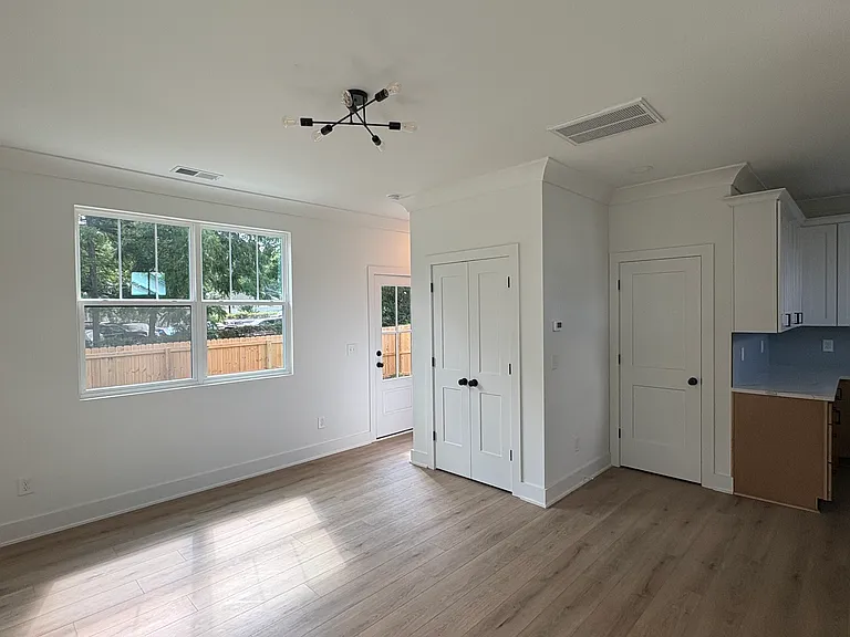 2903 Clyde Dr — Photo 4