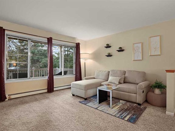 4th image of 141 Linden Ln