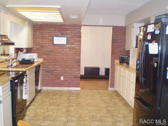 4th image of 320 N Cornish Point