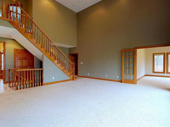 5th image of 7721 Amanda Ln