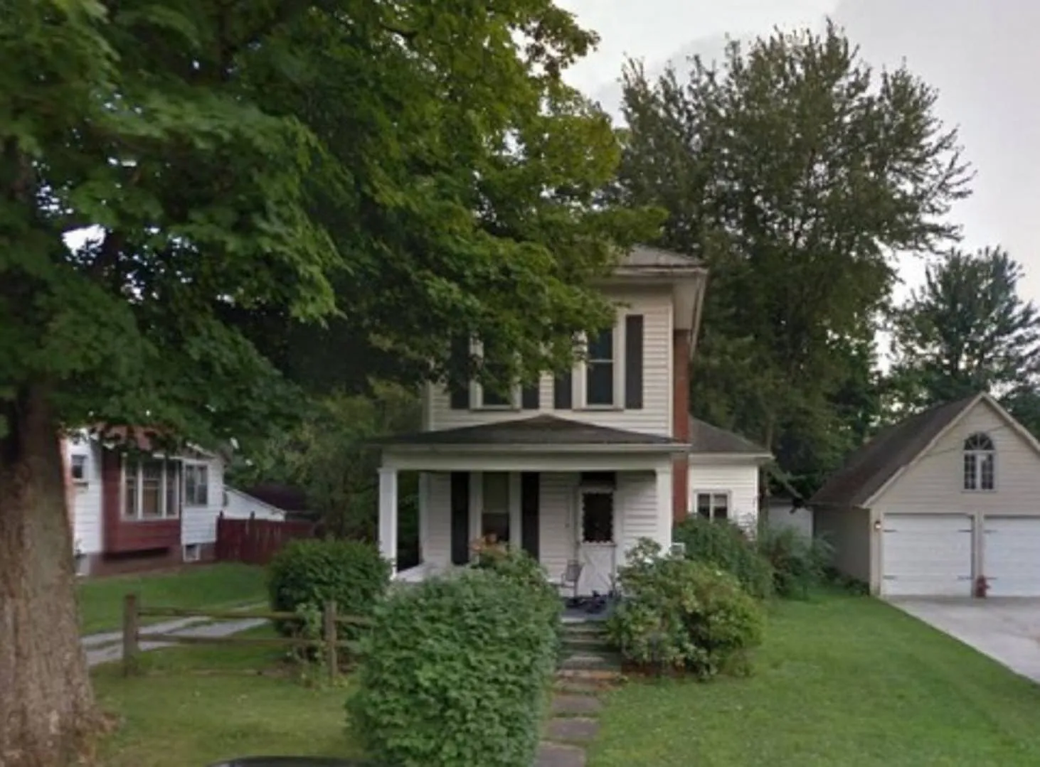 143 Erie St photo 1