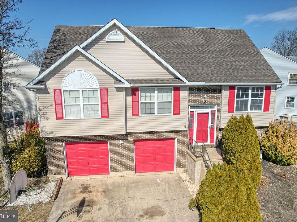 1st image of 8 Lochview Dr