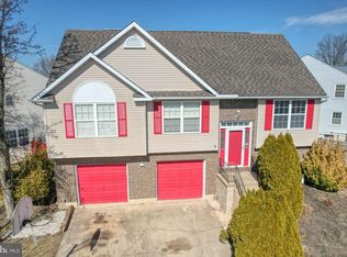 8 Lochview Dr, Bear, DE 19701