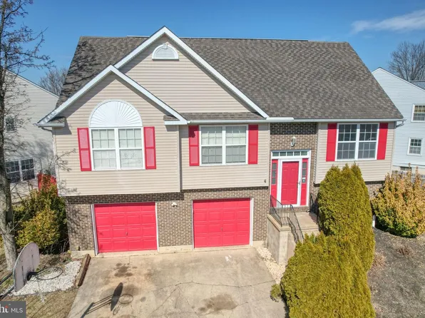 8 Lochview Dr, Bear, DE 19701