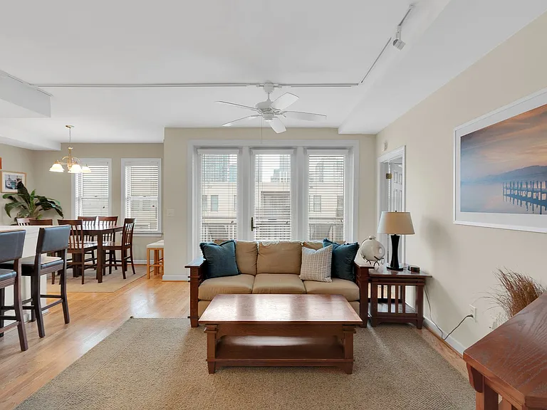718 Trade St #806 — Photo 4
