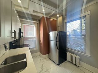 871 Main St E UNIT 1, Hamilton, ON L8M1M2