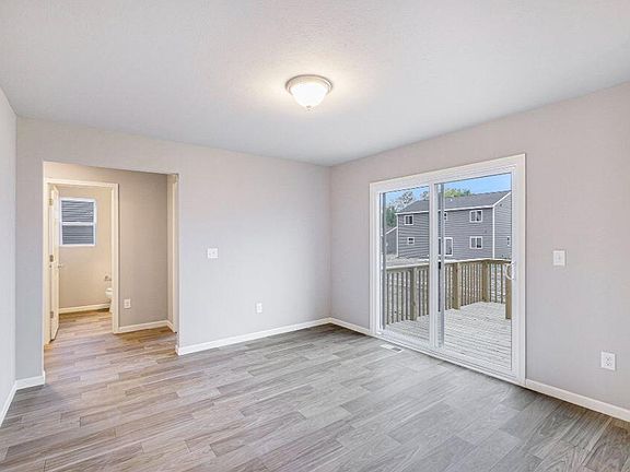 5th image of 3134 Wren Spike Dr