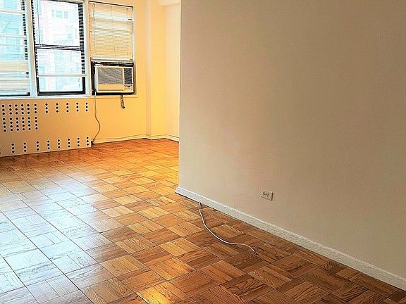 4th image of 241 E 76th St APT 3G