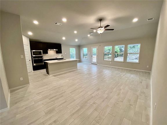 4th image of 20915 Oak Dale Dr