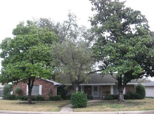 3733 Summercrest Dr, Fort Worth, TX 76109