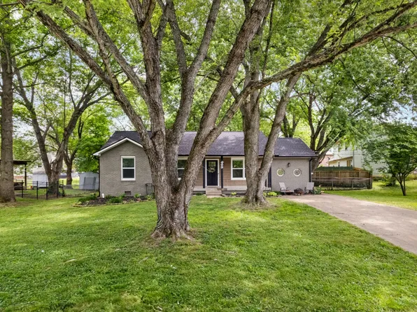 409 Bluff Dr, Clarksville, TN 37043