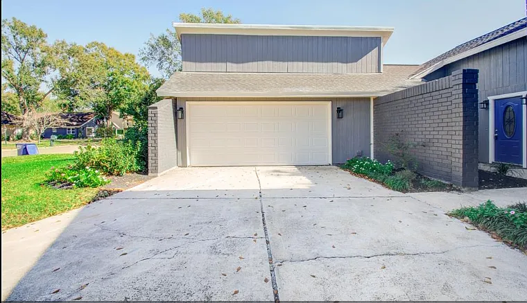 15623 Sandy Hill Dr — Photo 4