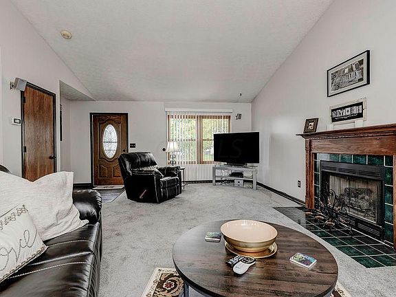 5th image of 2071 Kingsglen Dr