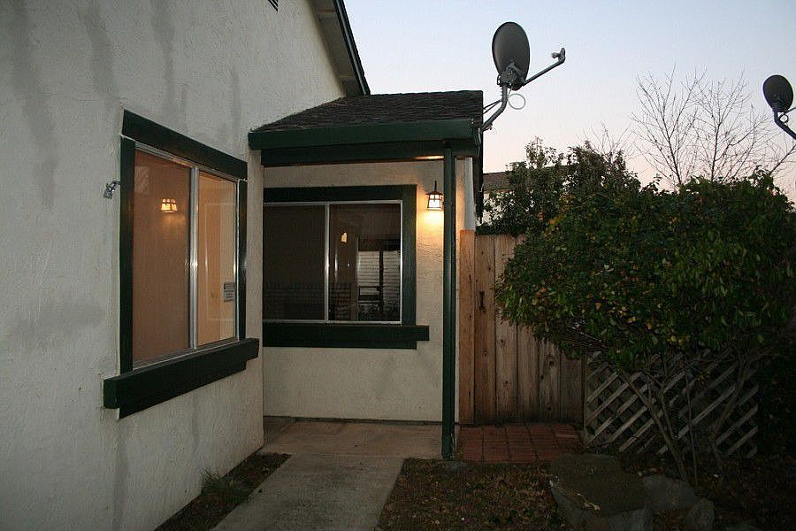 2nd image of 2313 Cypress St