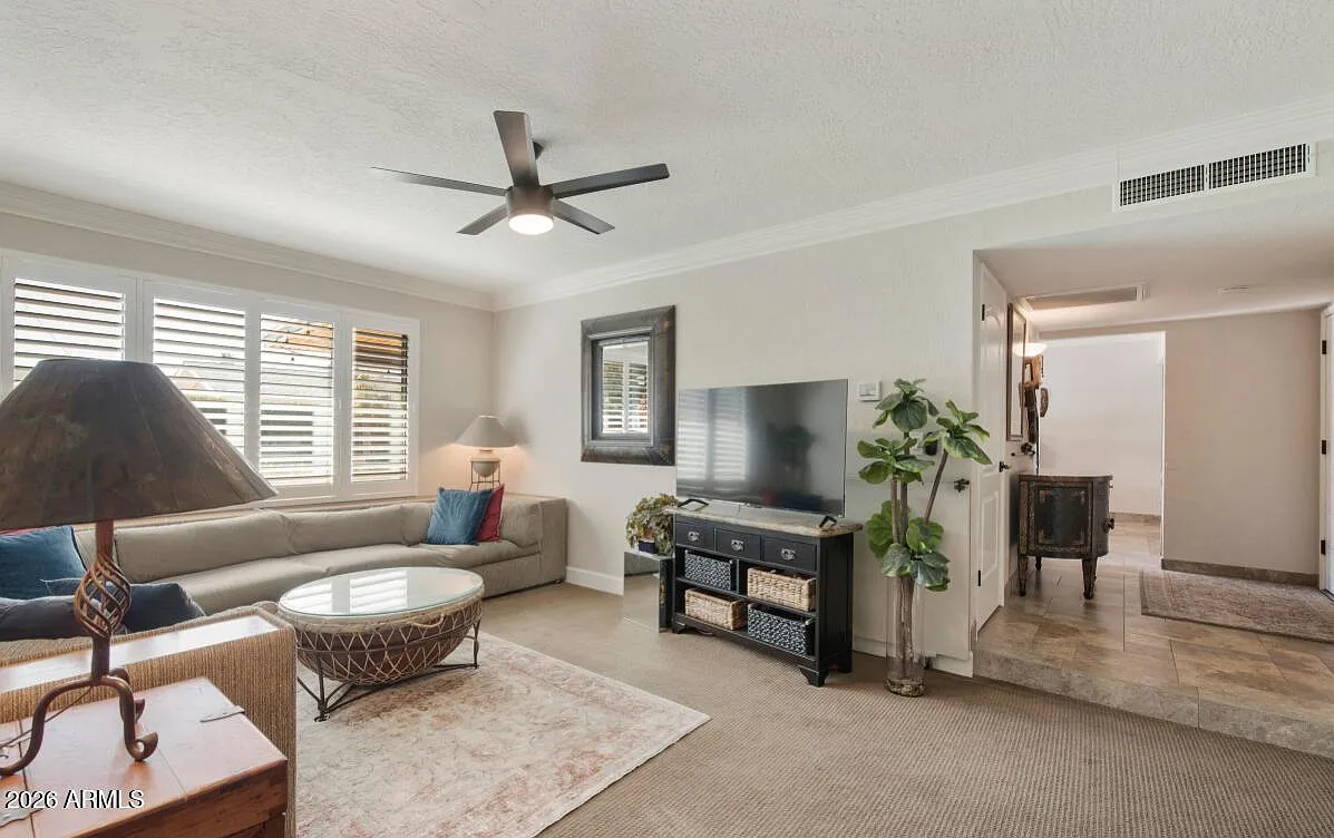 3 bed, 3.0 bath, 2148 sqft, $4,500 — Photo 4